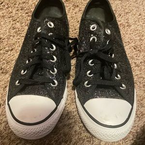 Super cute converse sneakers! Excellent condition!